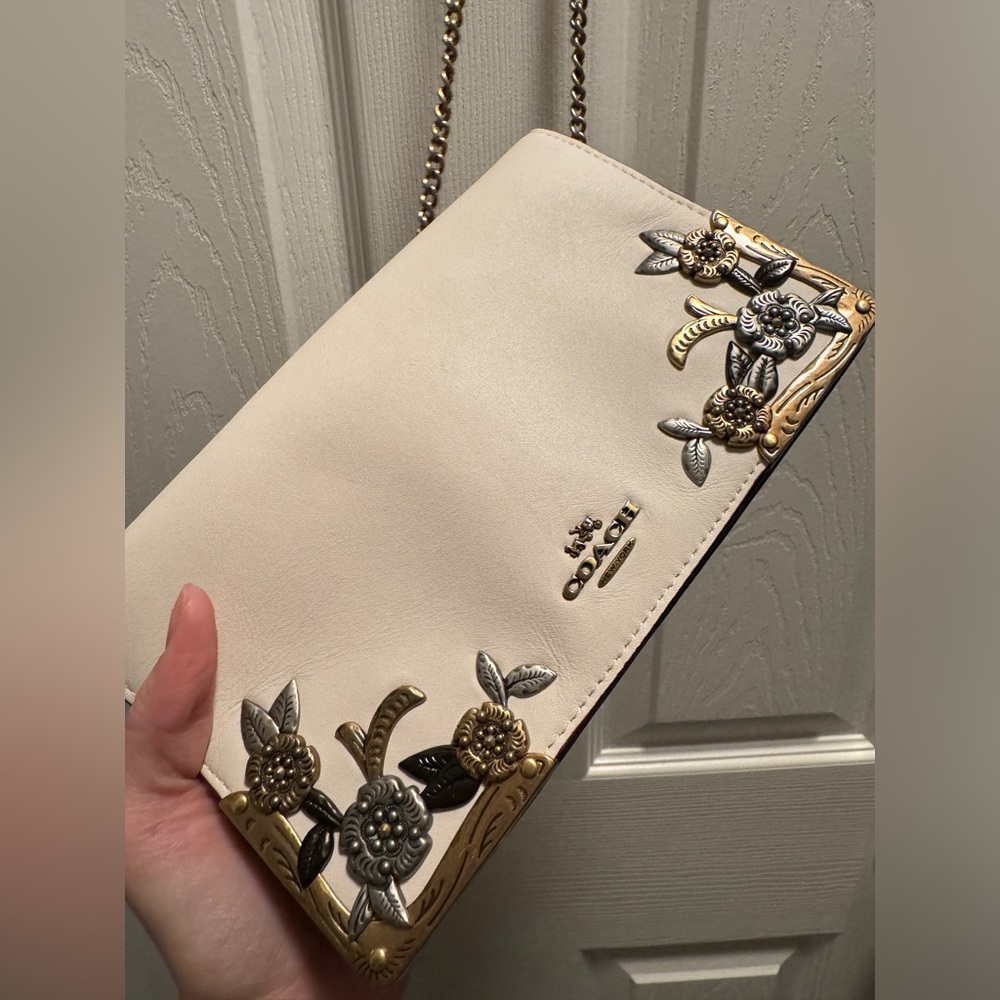 Coach Callie Foldover Chain Clutch w Metal Tea Rose White 24909 EUC